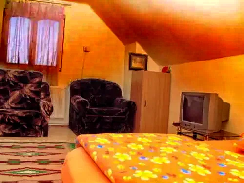 Sândominic Cazare | Motel (K0284-13) Imaginea poate fi supusă drepturilor de autor. Se recomandă contactarea titularului drepturilor.