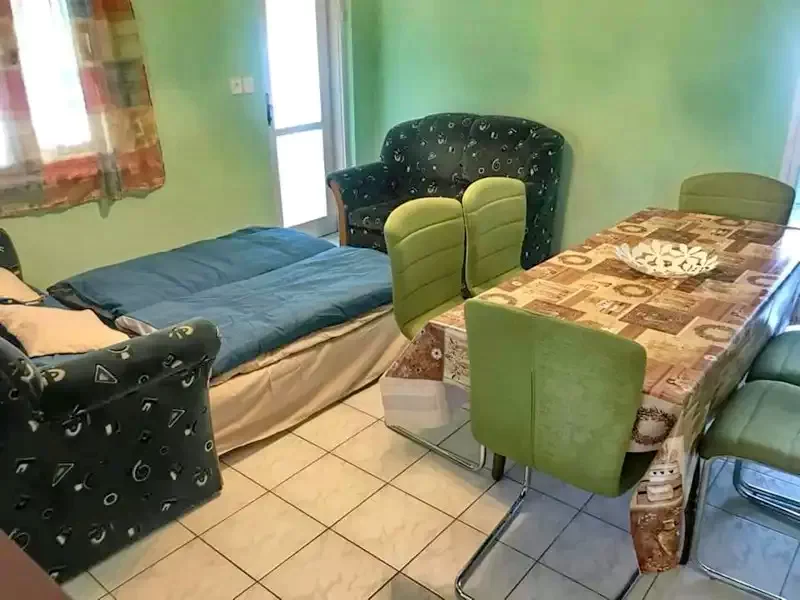  Cazare | Casă de oaspeți (K0801-31) Imaginea poate fi supusă drepturilor de autor. Se recomandă contactarea titularului drepturilor.