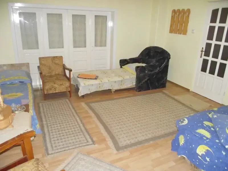 Sândominic Cazare | Cabană (K0102-11) Imaginea poate fi supusă drepturilor de autor. Se recomandă contactarea titularului drepturilor.