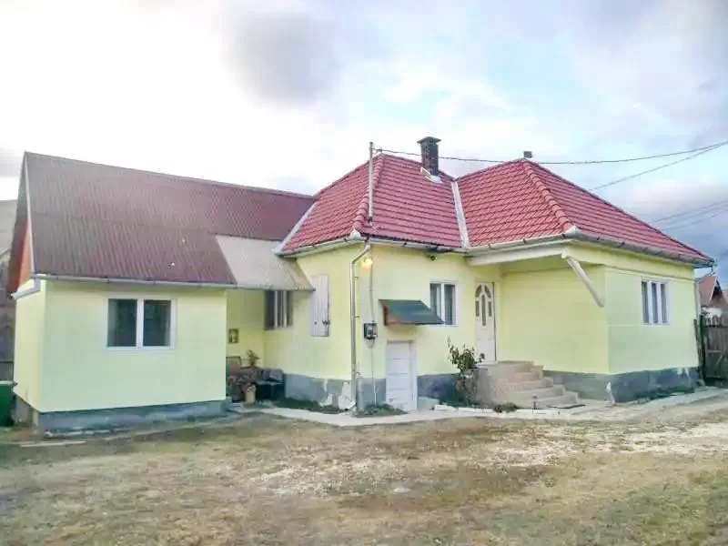 Sândominic Cazare | Cabană (K0102-12) Imaginea poate fi supusă drepturilor de autor. Se recomandă contactarea titularului drepturilor.