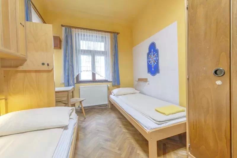 Sighișoara Cazare | Hostel (K1425-16) Imaginea poate fi supusă drepturilor de autor. Se recomandă contactarea titularului drepturilor.