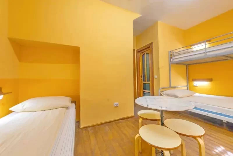 Sighișoara Cazare | Hostel (K1425-17) Imaginea poate fi supusă drepturilor de autor. Se recomandă contactarea titularului drepturilor.
