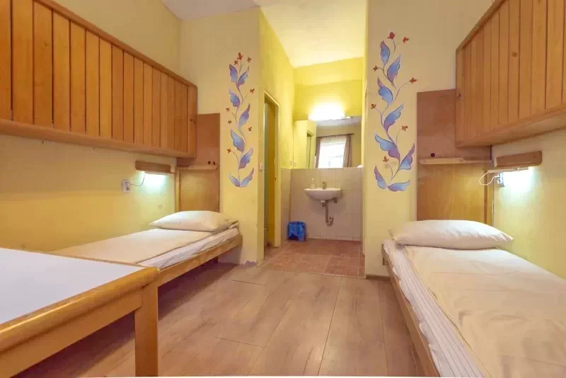 Sighișoara Cazare | Hostel (K1425-24) Imaginea poate fi supusă drepturilor de autor. Se recomandă contactarea titularului drepturilor.