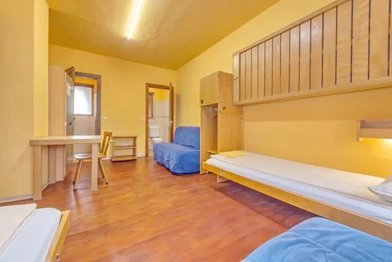 Sighișoara Cazare | Hostel (K1425-25) Imaginea poate fi supusă drepturilor de autor. Se recomandă contactarea titularului drepturilor.