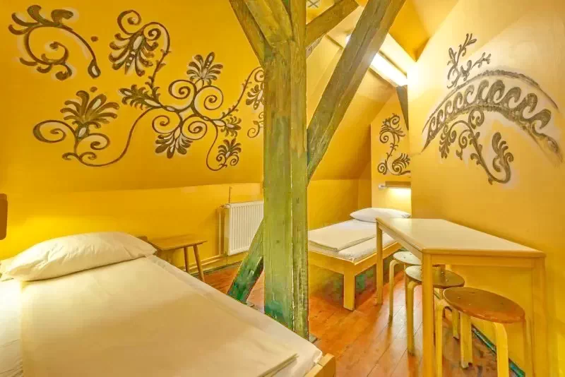 Sighișoara Cazare | Hostel (K1425-27) Imaginea poate fi supusă drepturilor de autor. Se recomandă contactarea titularului drepturilor.