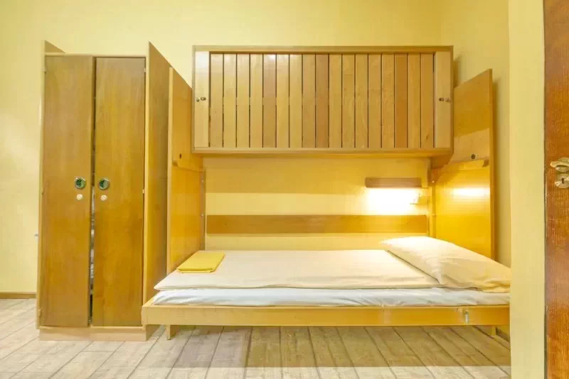 Sighișoara Cazare | Hostel (K1425-32) Imaginea poate fi supusă drepturilor de autor. Se recomandă contactarea titularului drepturilor.