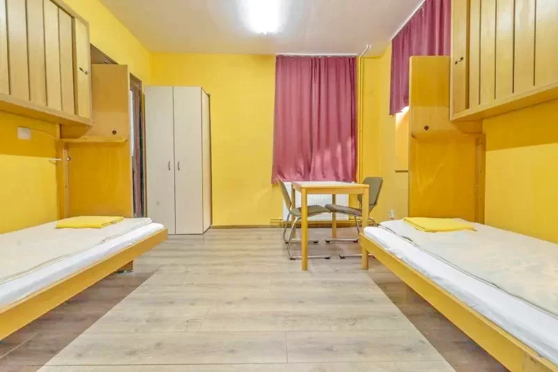 Sighișoara Cazare | Hostel (K1425-33) Imaginea poate fi supusă drepturilor de autor. Se recomandă contactarea titularului drepturilor.