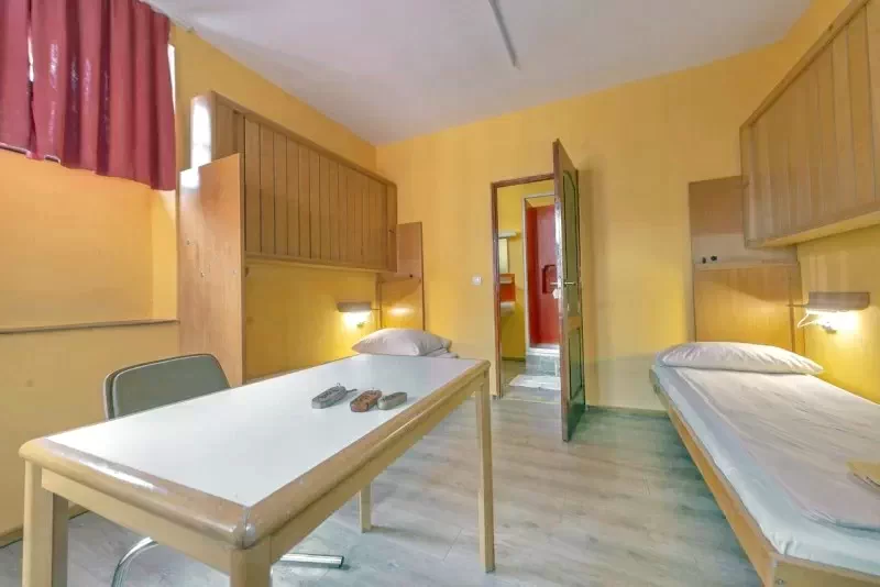 Sighișoara Cazare | Hostel (K1425-34) Imaginea poate fi supusă drepturilor de autor. Se recomandă contactarea titularului drepturilor.