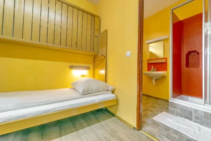 Sighișoara Cazare | Hostel (K1425-35) Imaginea poate fi supusă drepturilor de autor. Se recomandă contactarea titularului drepturilor.
