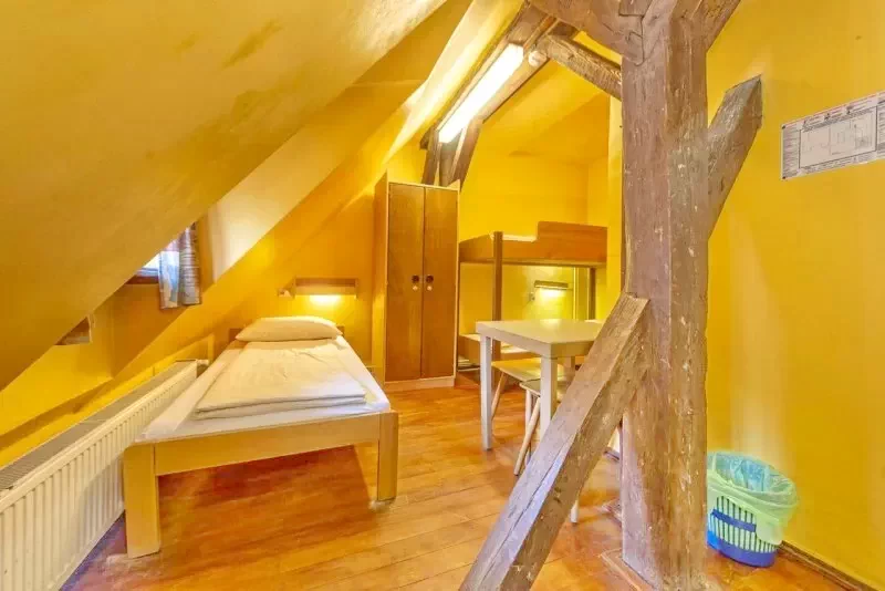 Sighișoara Cazare | Hostel (K1425-36) Imaginea poate fi supusă drepturilor de autor. Se recomandă contactarea titularului drepturilor.