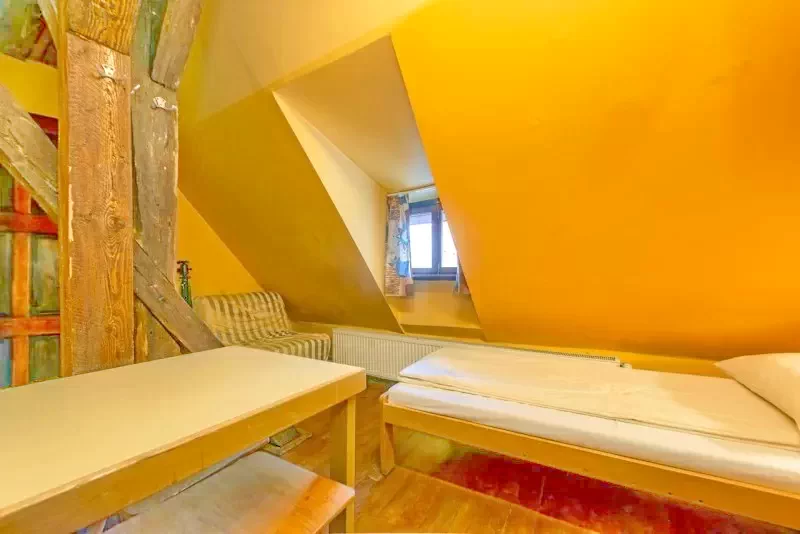 Sighișoara Cazare | Hostel (K1425-37) Imaginea poate fi supusă drepturilor de autor. Se recomandă contactarea titularului drepturilor.