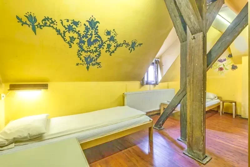 Sighișoara Cazare | Hostel (K1425-47) Imaginea poate fi supusă drepturilor de autor. Se recomandă contactarea titularului drepturilor.