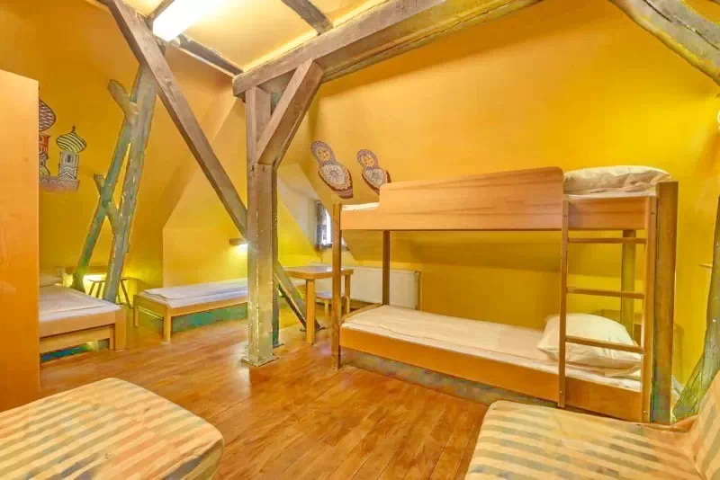 Sighișoara Cazare | Hostel (K1425-49) Imaginea poate fi supusă drepturilor de autor. Se recomandă contactarea titularului drepturilor.