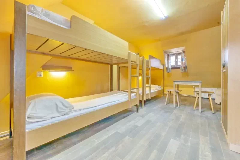 Sighișoara Cazare | Hostel (K1425-56) Imaginea poate fi supusă drepturilor de autor. Se recomandă contactarea titularului drepturilor.