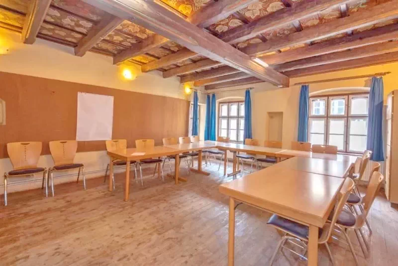 Sighișoara Cazare | Hostel (K1425-59) Imaginea poate fi supusă drepturilor de autor. Se recomandă contactarea titularului drepturilor.