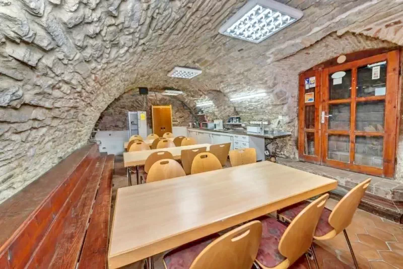 Sighișoara Cazare | Hostel (K1425-63) Imaginea poate fi supusă drepturilor de autor. Se recomandă contactarea titularului drepturilor.