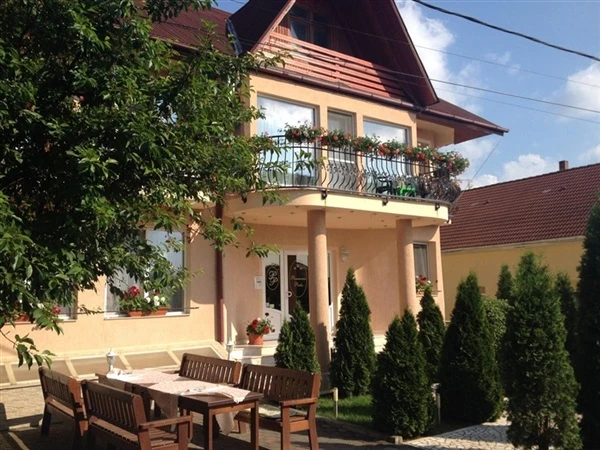 Băile Felix Cazare | Pensiune (K1552-30) Imaginea poate fi supusă drepturilor de autor. Se recomandă contactarea titularului drepturilor.