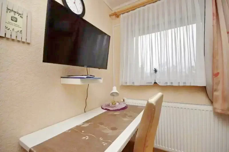 Jula Cazare | Cabană (K0109-21) Imaginea poate fi supusă drepturilor de autor. Se recomandă contactarea titularului drepturilor.