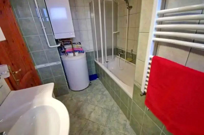 Jula Cazare | Cabană (K0109-23) Imaginea poate fi supusă drepturilor de autor. Se recomandă contactarea titularului drepturilor.