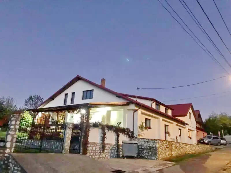 Sasca Montană Cazare | Motel (K1274-33) Imaginea poate fi supusă drepturilor de autor. Se recomandă contactarea titularului drepturilor.