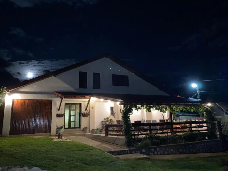 Sasca Montană Cazare | Motel (K1274-42) Imaginea poate fi supusă drepturilor de autor. Se recomandă contactarea titularului drepturilor.