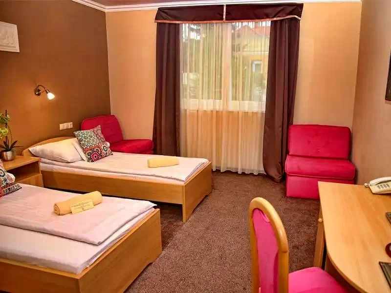 Mișcolț Cazare | Pensiune turistică (K0857-17) Imaginea poate fi supusă drepturilor de autor. Se recomandă contactarea titularului drepturilor.