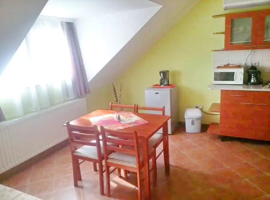 Jula Cazare | Apartament (K0135-8) Imaginea poate fi supusă drepturilor de autor. Se recomandă contactarea titularului drepturilor.