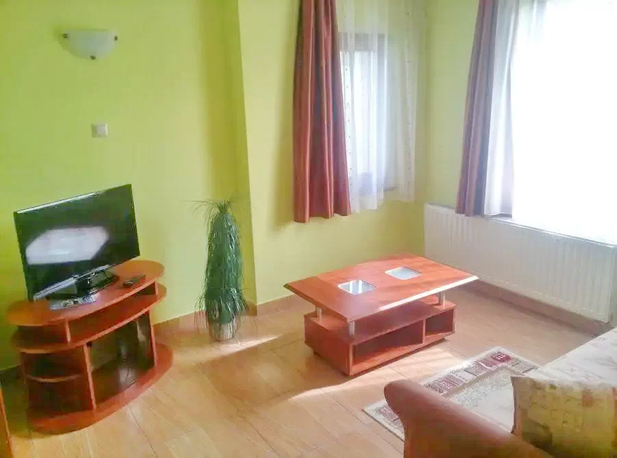 Jula Cazare | Apartament (K0135-9) Imaginea poate fi supusă drepturilor de autor. Se recomandă contactarea titularului drepturilor.