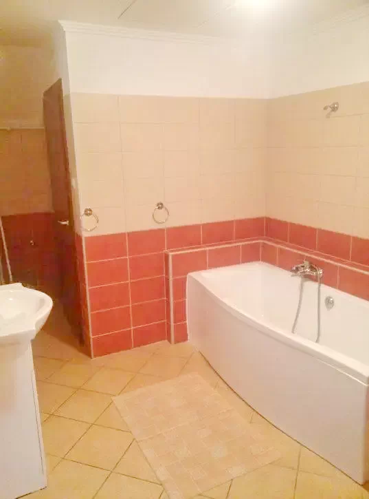Jula Cazare | Apartament (K0135-12) Imaginea poate fi supusă drepturilor de autor. Se recomandă contactarea titularului drepturilor.