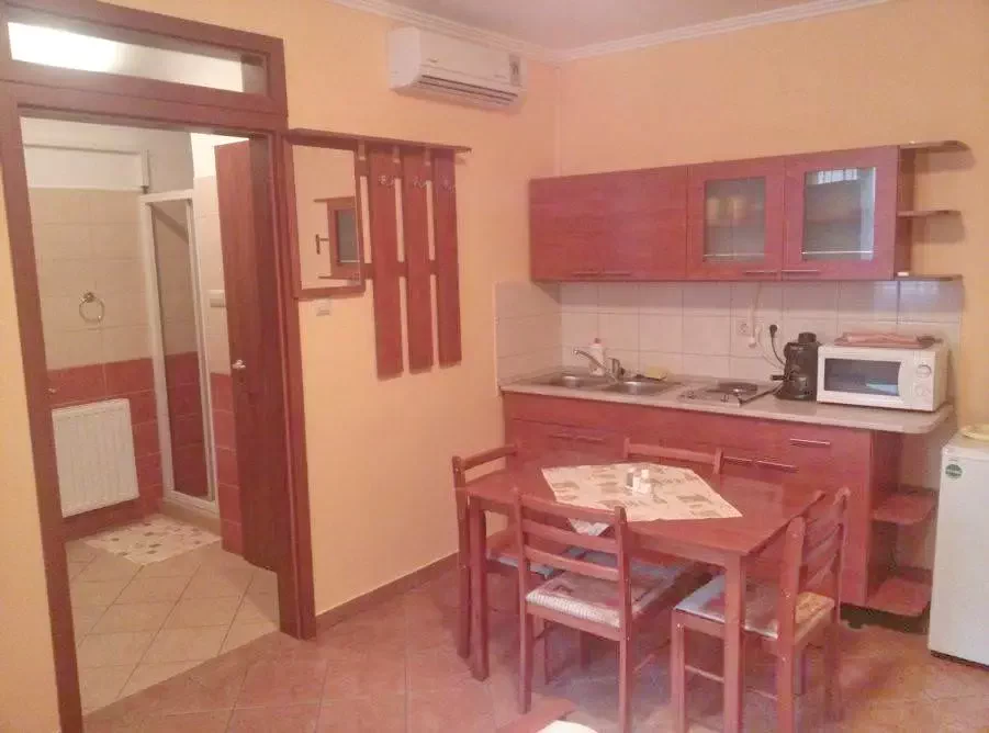 Jula Cazare | Apartament (K0135-18) Imaginea poate fi supusă drepturilor de autor. Se recomandă contactarea titularului drepturilor.