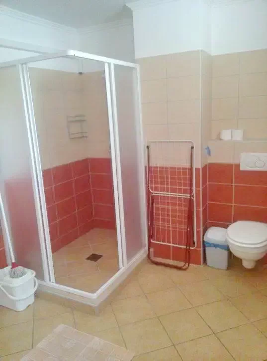 Jula Cazare | Apartament (K0135-21) Imaginea poate fi supusă drepturilor de autor. Se recomandă contactarea titularului drepturilor.