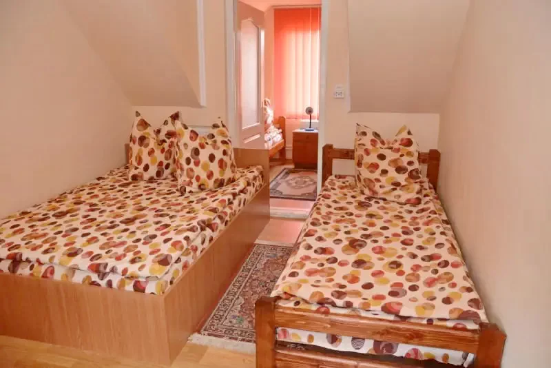 Sovata Cazare | Pensiune (K0117-19) Imaginea poate fi supusă drepturilor de autor. Se recomandă contactarea titularului drepturilor.