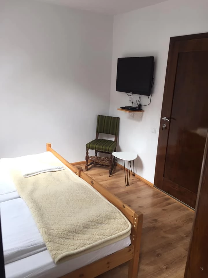 Coada Lacului Lesu Cazare | Pensiune (K0650-40) Imaginea poate fi supusă drepturilor de autor. Se recomandă contactarea titularului drepturilor.