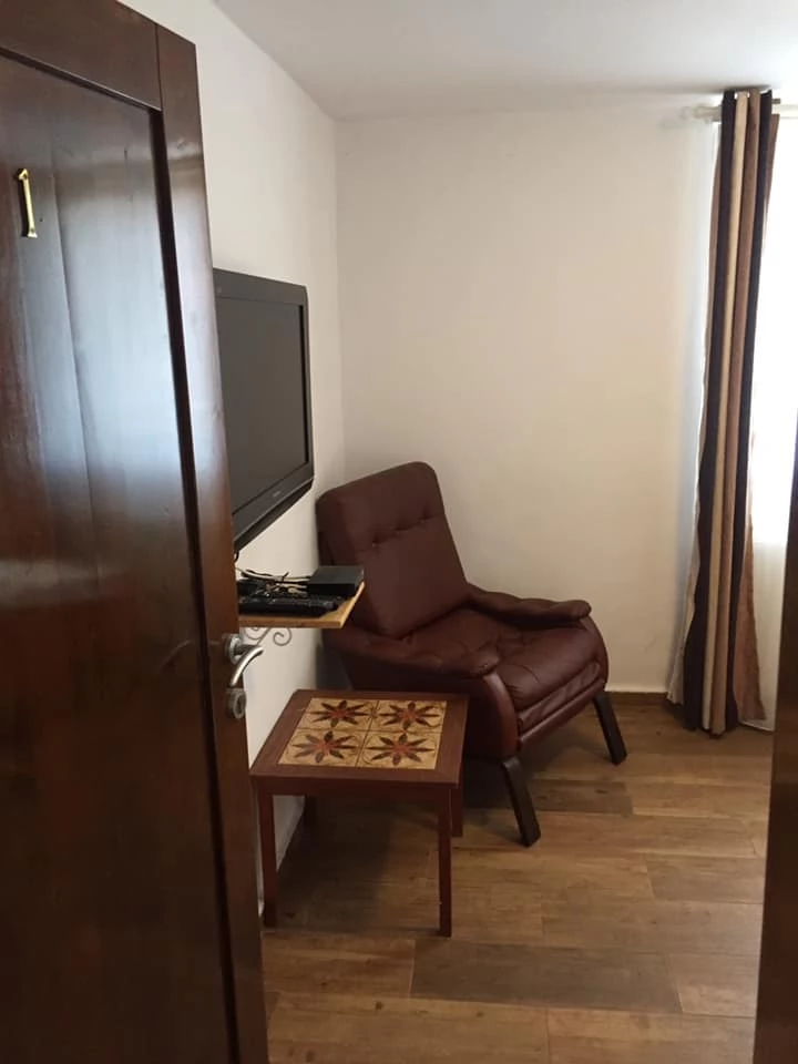 Coada Lacului Lesu Cazare | Pensiune (K0650-51) Imaginea poate fi supusă drepturilor de autor. Se recomandă contactarea titularului drepturilor.