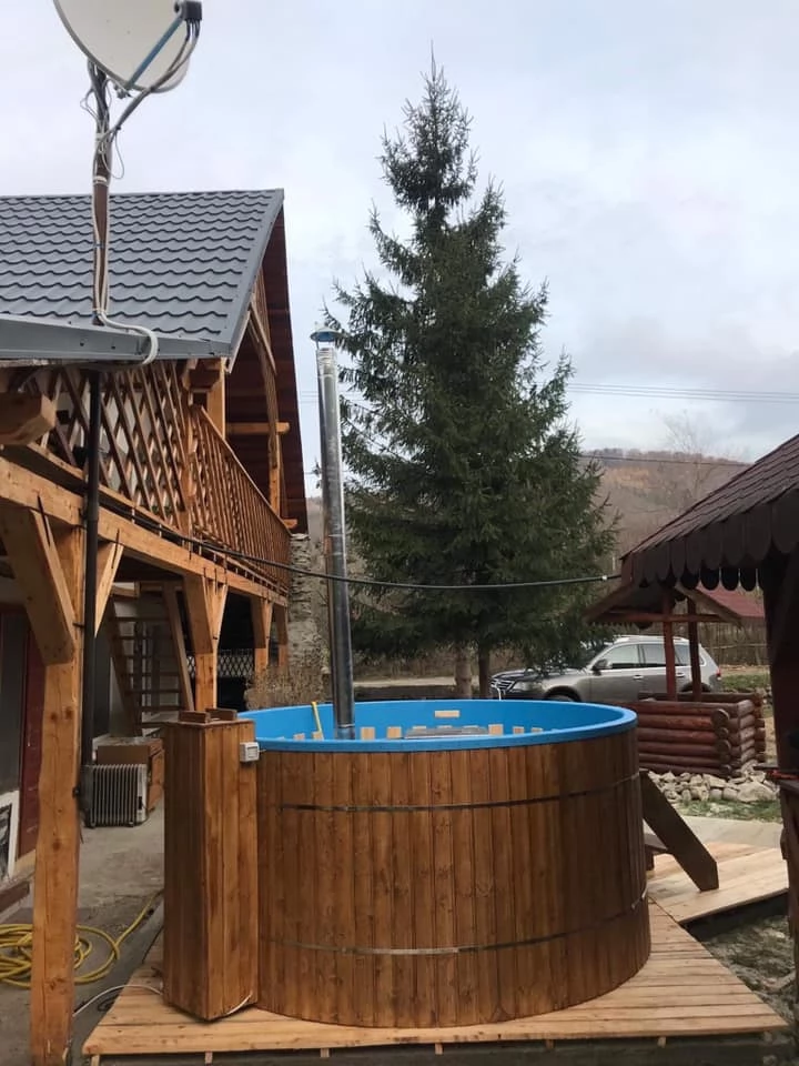 Coada Lacului Lesu Cazare | Pensiune (K0650-52) Imaginea poate fi supusă drepturilor de autor. Se recomandă contactarea titularului drepturilor.