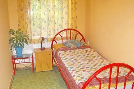 Jula Cazare | Cabană (K0132-8) Imaginea poate fi supusă drepturilor de autor. Se recomandă contactarea titularului drepturilor.