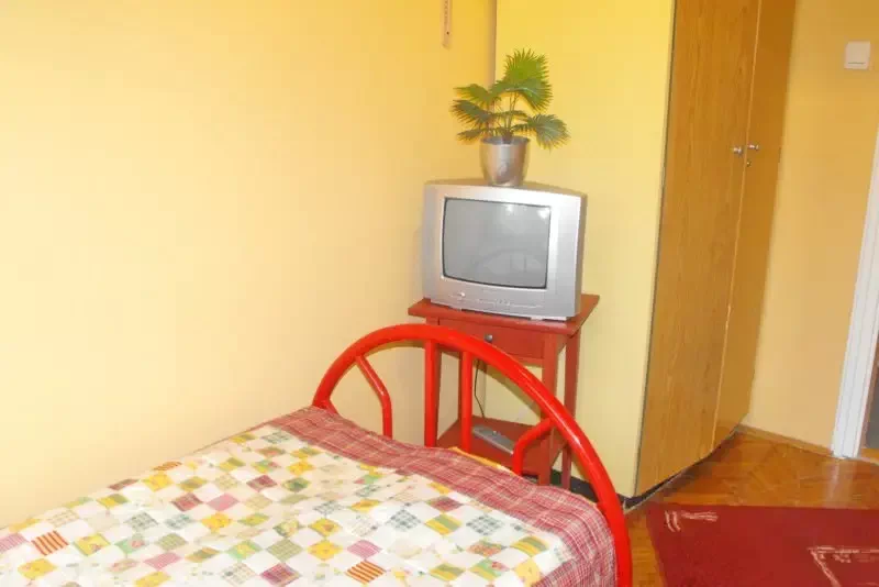 Jula Cazare | Cabană (K0132-9) Imaginea poate fi supusă drepturilor de autor. Se recomandă contactarea titularului drepturilor.