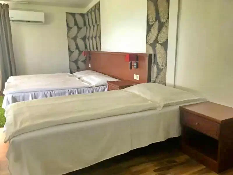 Cazare | Hotel*** (K0350-11) Imaginea poate fi supusă drepturilor de autor. Se recomandă contactarea titularului drepturilor.