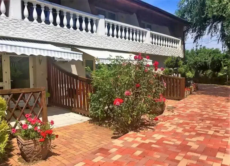 Nyírbátor Szállás | Turisztikai panzió (K0350-22) A kép szerzői jogvédelem alatt állhat. Javasolt a kapcsolatfelvétel a jog tulajdonossal.