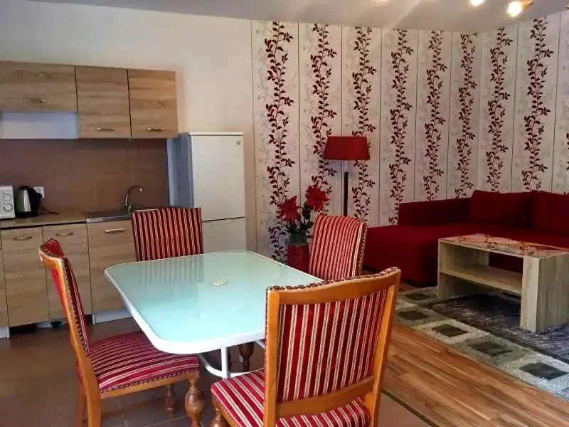  Cazare | Pensiune turistică (K0350-24) Imaginea poate fi supusă drepturilor de autor. Se recomandă contactarea titularului drepturilor.