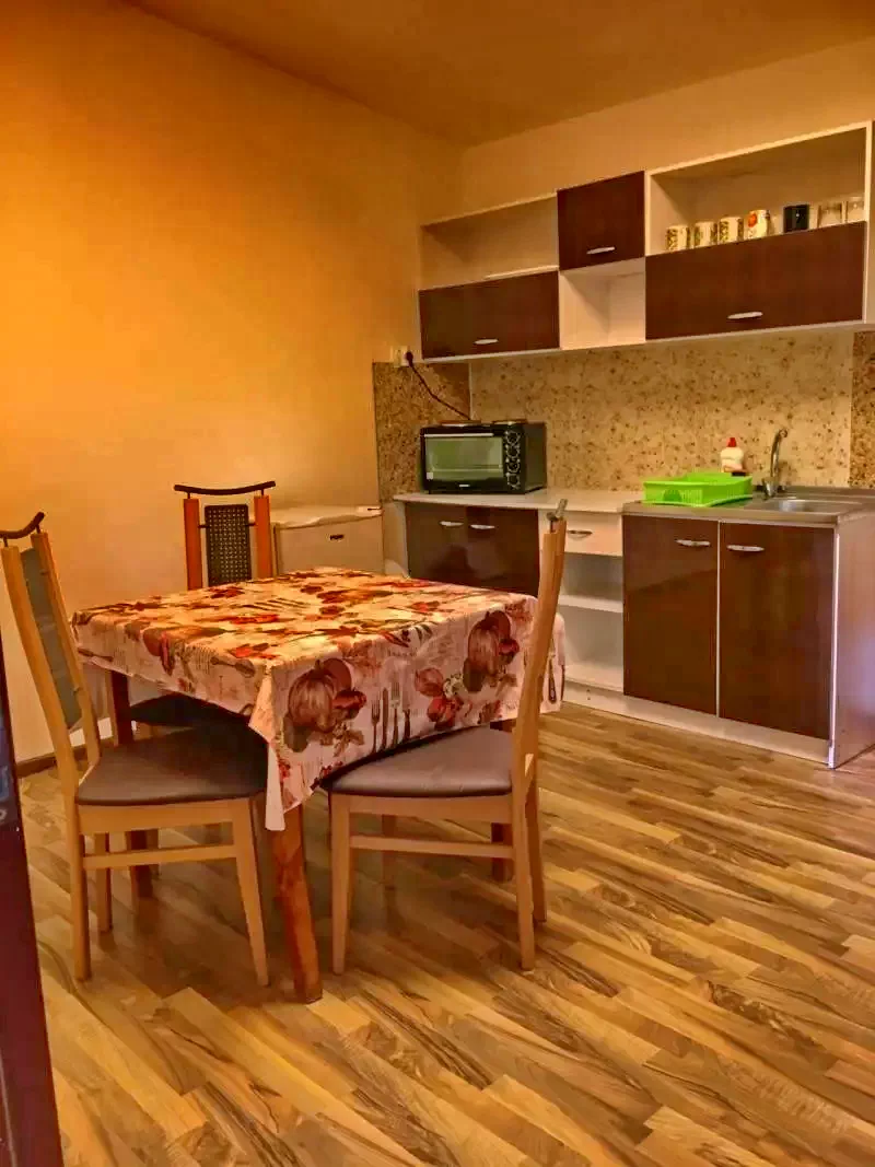  Cazare | Pensiune turistică (K0350-46) Imaginea poate fi supusă drepturilor de autor. Se recomandă contactarea titularului drepturilor.