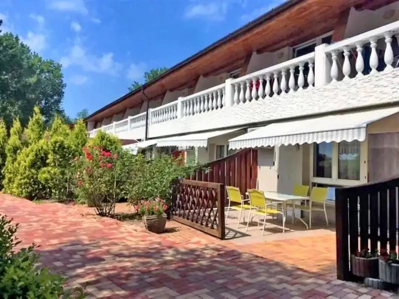 Nyírbátor Cazare | Pensiune turistică (K0350-56) Imaginea poate fi supusă drepturilor de autor. Se recomandă contactarea titularului drepturilor.