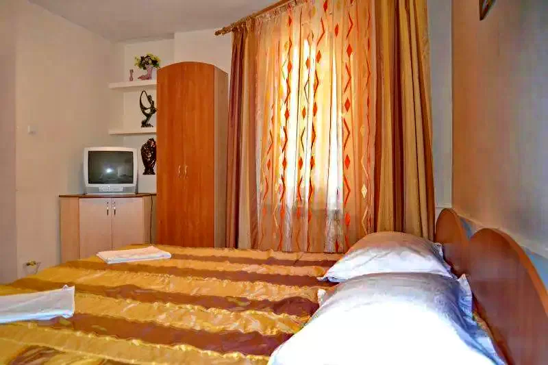 Tulcea Cazare | Pensiune (K1317-10) Imaginea poate fi supusă drepturilor de autor. Se recomandă contactarea titularului drepturilor.