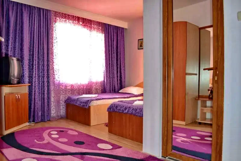 Tulcea Cazare | Pensiune (K1317-14) Imaginea poate fi supusă drepturilor de autor. Se recomandă contactarea titularului drepturilor.