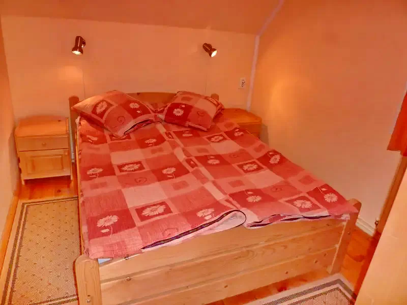 Pârâu Satu Mare Cazare | Cabană (K0219-4) Imaginea poate fi supusă drepturilor de autor. Se recomandă contactarea titularului drepturilor.
