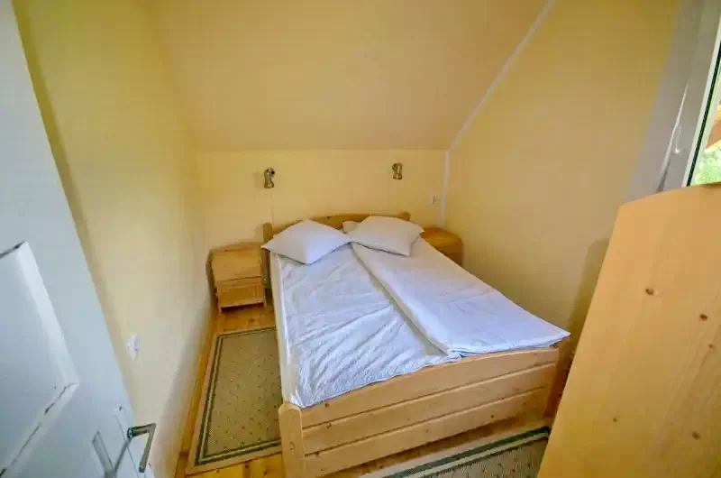 Pârâu Satu Mare Cazare | Cabană (K0219-43) Imaginea poate fi supusă drepturilor de autor. Se recomandă contactarea titularului drepturilor.