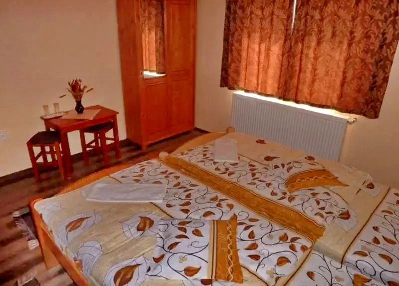 Pârâu Satu Mare Cazare | Cabană (K0220-22) Imaginea poate fi supusă drepturilor de autor. Se recomandă contactarea titularului drepturilor.