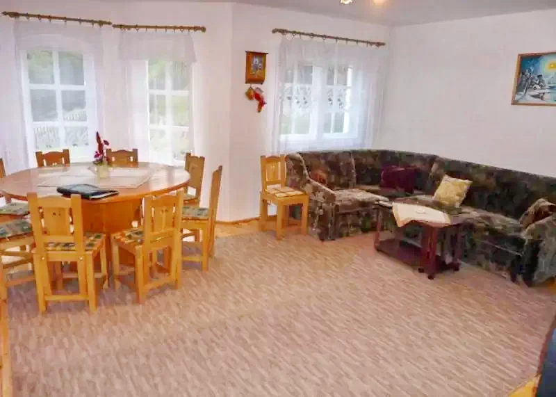 Pârâu Satu Mare Cazare | Cabană (K0246-2) Imaginea poate fi supusă drepturilor de autor. Se recomandă contactarea titularului drepturilor.