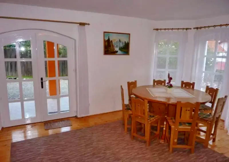 Pârâu Satu Mare Cazare | Cabană (K0246-5) Imaginea poate fi supusă drepturilor de autor. Se recomandă contactarea titularului drepturilor.