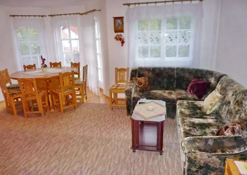 Pârâu Satu Mare Cazare | Cabană (K0246-19) Imaginea poate fi supusă drepturilor de autor. Se recomandă contactarea titularului drepturilor.